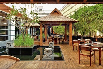 Grand Hyatt Mumbai Hotel And Serviced Apartments