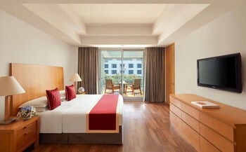 Grand Hyatt Mumbai Hotel And Serviced Apartments