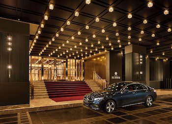 Grand Hyatt Mumbai Hotel And Serviced Apartments