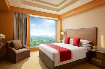 Grand Hyatt Mumbai Hotel And Serviced Apartments
