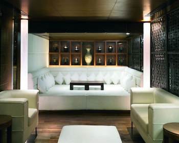 Grand Hyatt Mumbai Hotel And Serviced Apartments