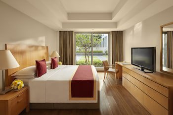 Grand Hyatt Mumbai Hotel And Serviced Apartments