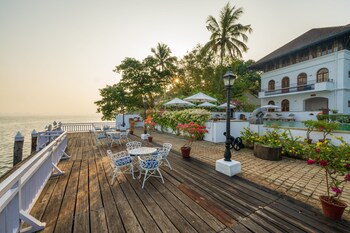 Brunton Boatyard - Cgh Earth