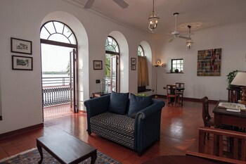Brunton Boatyard - Cgh Earth