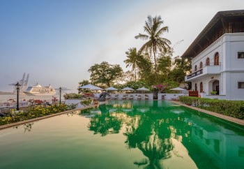 Brunton Boatyard - Cgh Earth