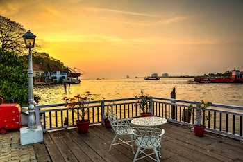 Brunton Boatyard - Cgh Earth