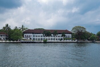 Brunton Boatyard - Cgh Earth