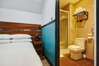 Huttons Hotel, Victoria London