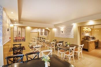 Huttons Hotel, Victoria London