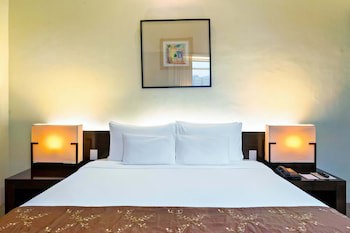 Waterfront Cebu City Hotel & Casino