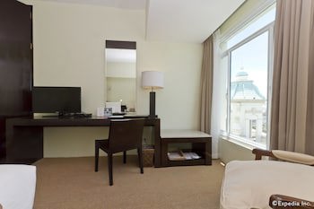 Waterfront Cebu City Hotel & Casino