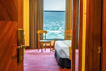 Waterfront Cebu City Hotel & Casino