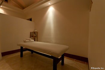Waterfront Cebu City Hotel & Casino