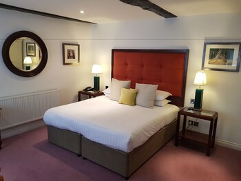 Noel Arms Hotel