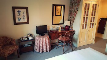 Noel Arms Hotel