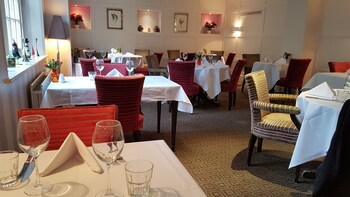 Noel Arms Hotel