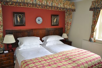 Noel Arms Hotel