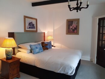 Noel Arms Hotel