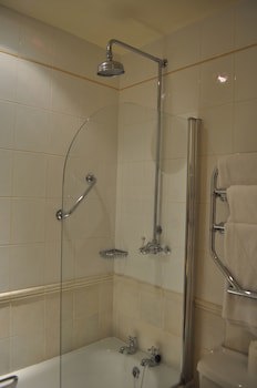 Noel Arms Hotel