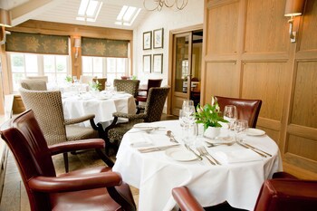 Noel Arms Hotel