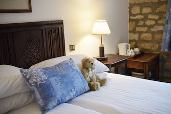 Noel Arms Hotel