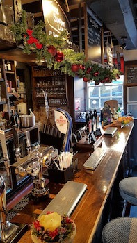 Noel Arms Hotel