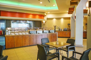 Embassy Suites By Hilton Dorado Del Mar Beach Resort
