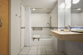 Embassy Suites By Hilton Dorado Del Mar Beach Resort