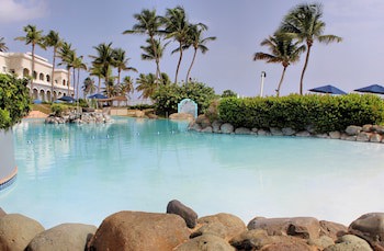 Embassy Suites By Hilton Dorado Del Mar Beach Resort