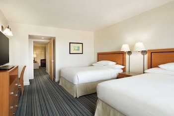 Embassy Suites By Hilton Dorado Del Mar Beach Resort