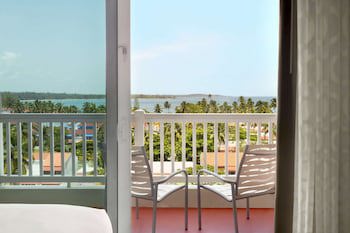 Embassy Suites By Hilton Dorado Del Mar Beach Resort