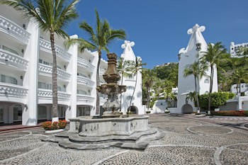 Las Hadas By Brisas