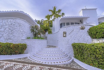Las Hadas By Brisas