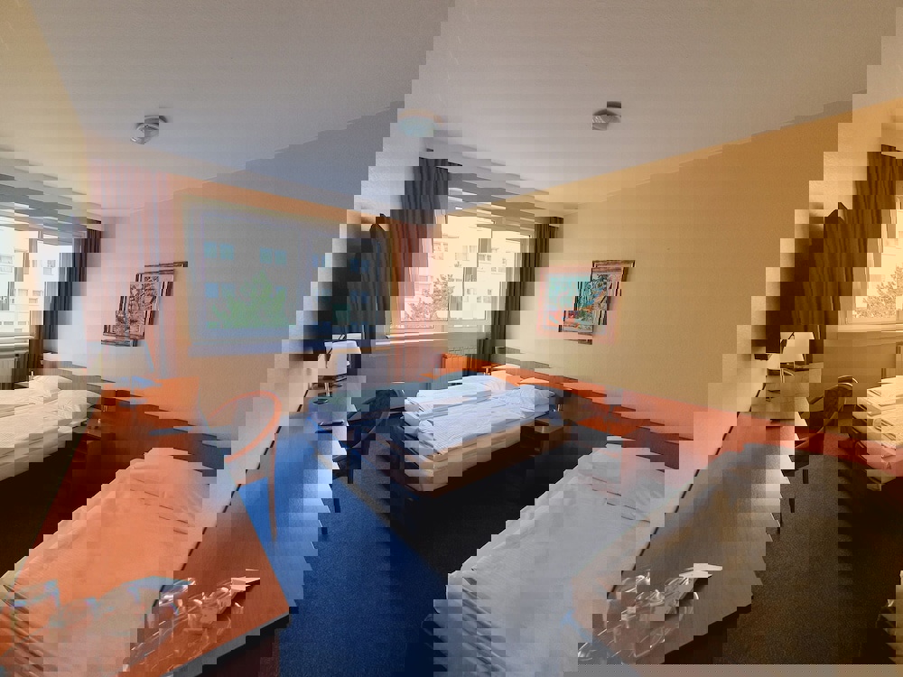 Good Morning + Berlin City East