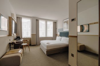 Club Quarters Hotel, St. Paul's