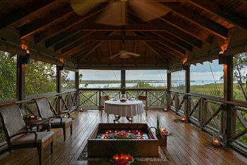 Como Parrot Cay