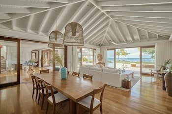 Como Parrot Cay