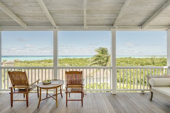 Como Parrot Cay