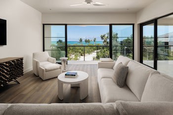 Como Parrot Cay