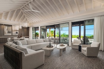 Como Parrot Cay