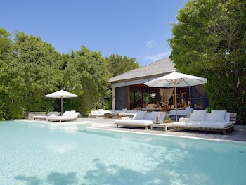 Como Parrot Cay