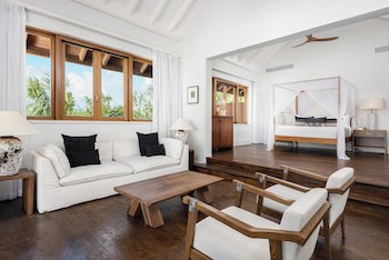 Como Parrot Cay
