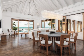 Como Parrot Cay