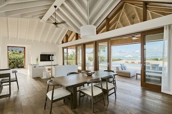 Como Parrot Cay