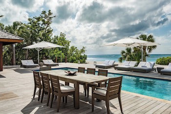Como Parrot Cay
