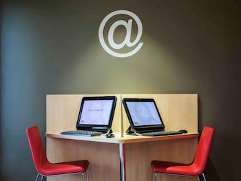 Ibis Barcelona Cornella