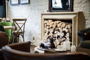 Bear Of Rodborough Hotel