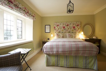 Bear Of Rodborough Hotel