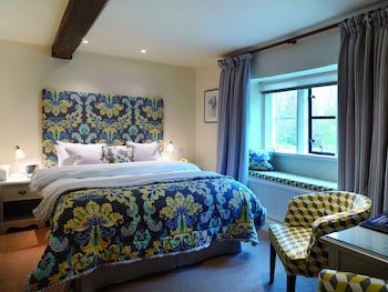 Bear Of Rodborough Hotel