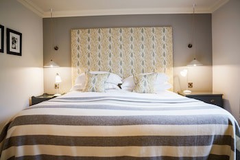 Bear Of Rodborough Hotel